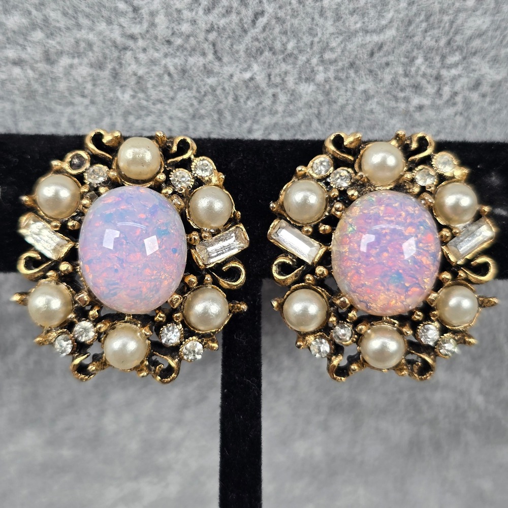 VTG Faux Opal Pearl Rhinestone Gold Tone Screw Back Cluster Filigree Earrings